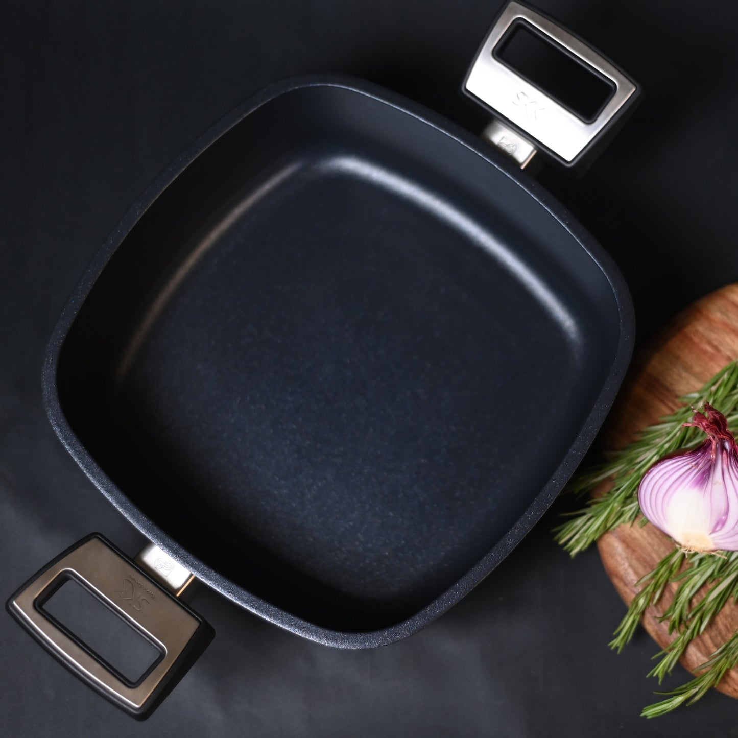 Skk - Titanium Square Casserole with Lid